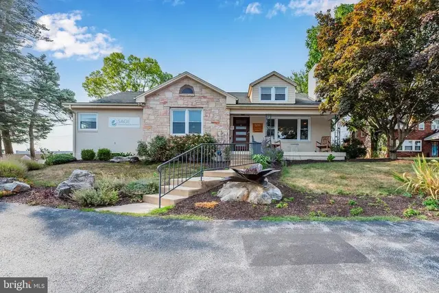 5015 E Trindle Rd, Mechanicsburg