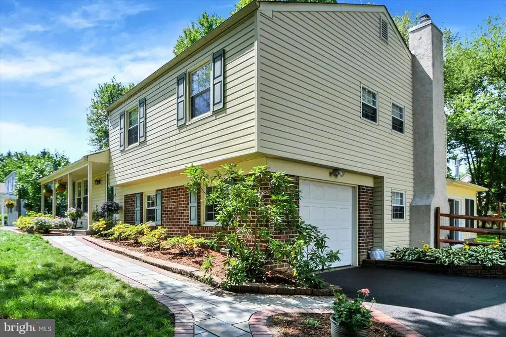 106 Gertrude Dr, CHALFONT