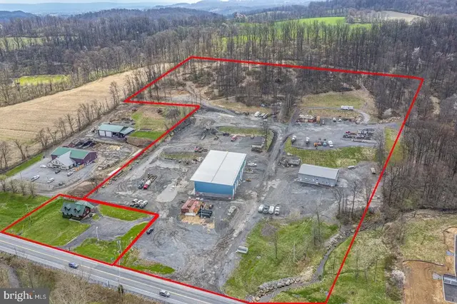 784 & 792 Memorial Hwy, Oley