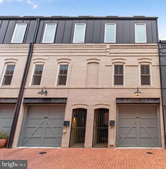 1313 Linden Ct Ne, Washington