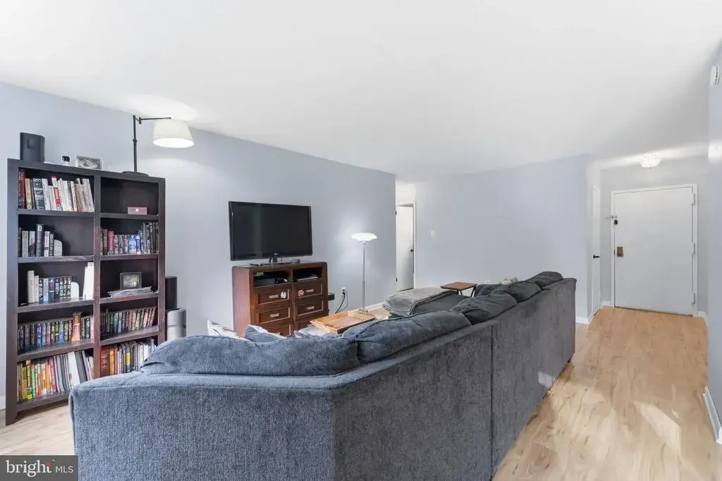 2059 Huntington Ave #304, ALEXANDRIA