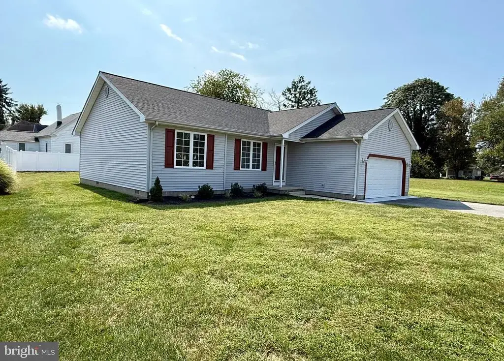 41 General Torbert Dr, MILFORD