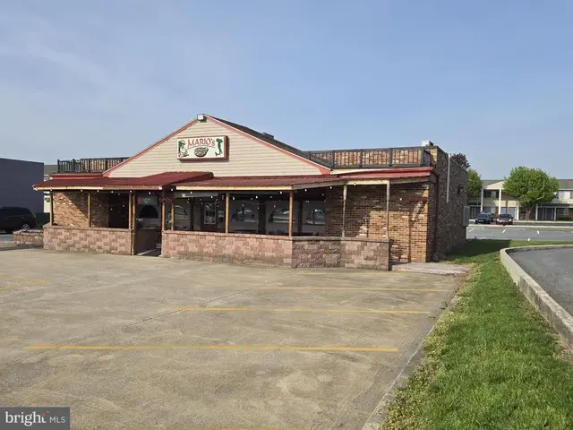 831 Wayne Ave, Chambersburg