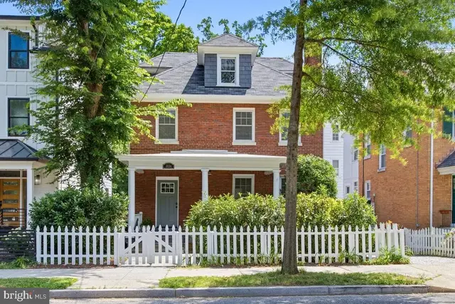 3834 Mckinley St Nw, Washington