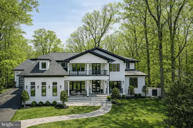 825 Whann Ave, Mclean