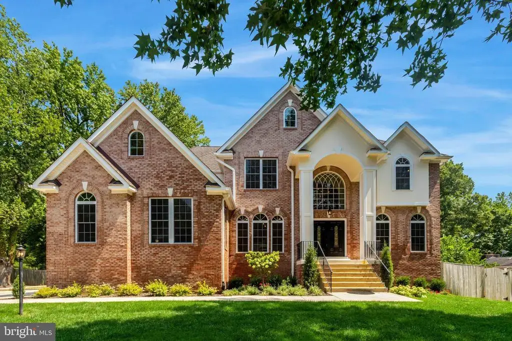8713 Oak Leaf Dr, ALEXANDRIA
