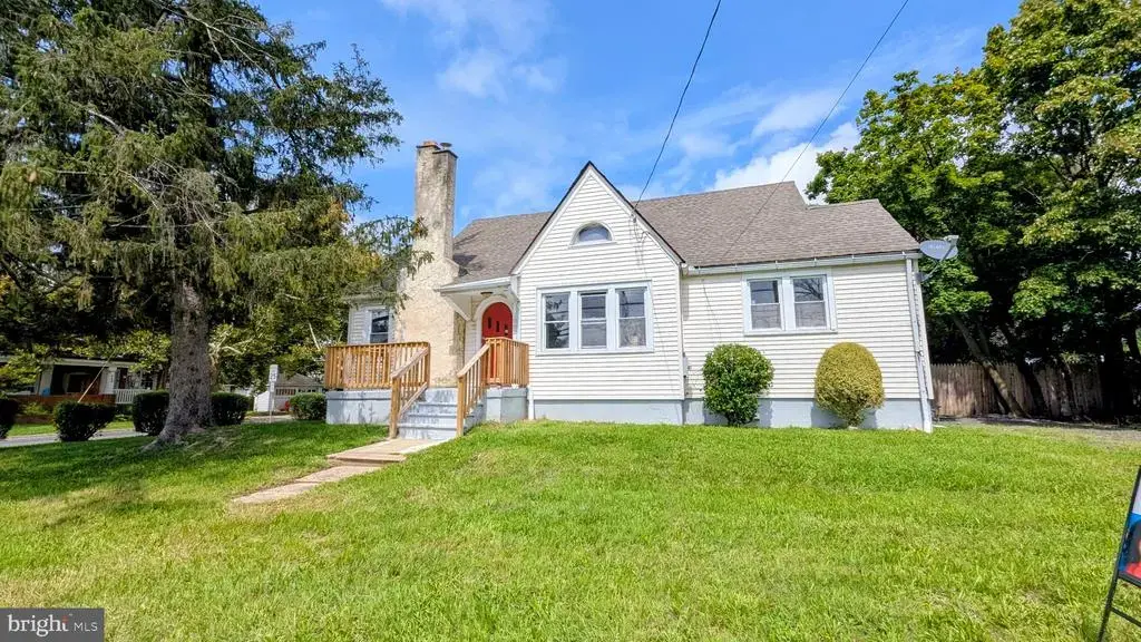1002 E Chestnut Ave, VINELAND