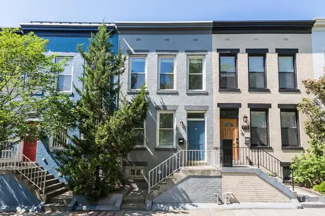 773 Kenyon St Nw, Washington