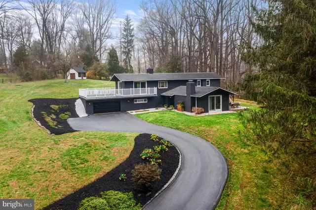 2 Walnut Ridge Rd, Greenville