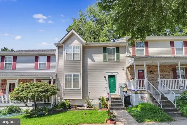 219 Hibiscus Ct, La Plata