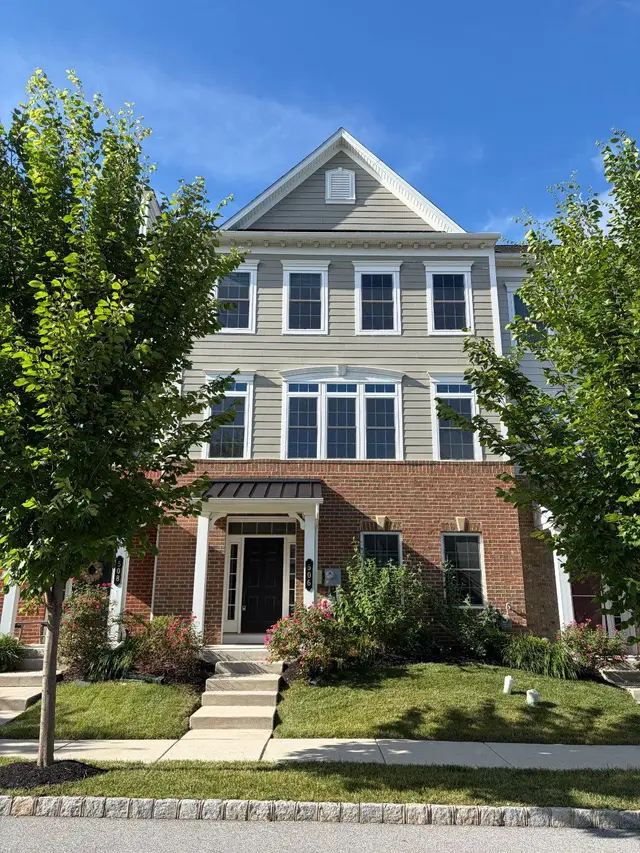 506 Cliff Ln, Malvern