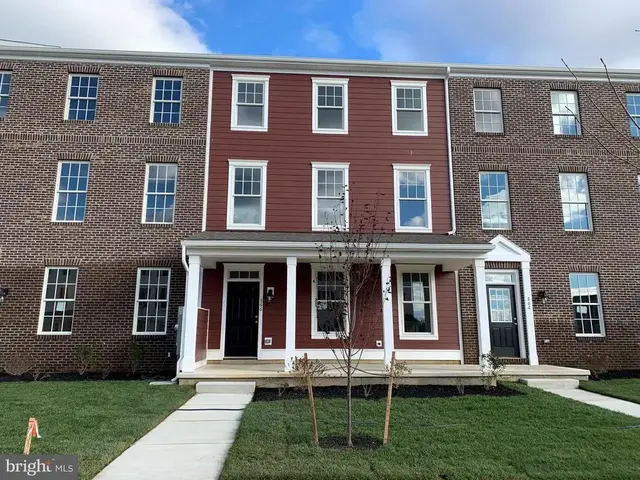 866 Mapleton Ave, Middletown