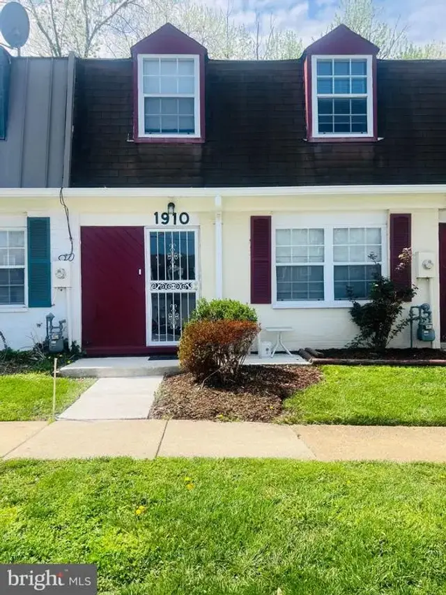 1910 Village Green Dr #f-163, Landover