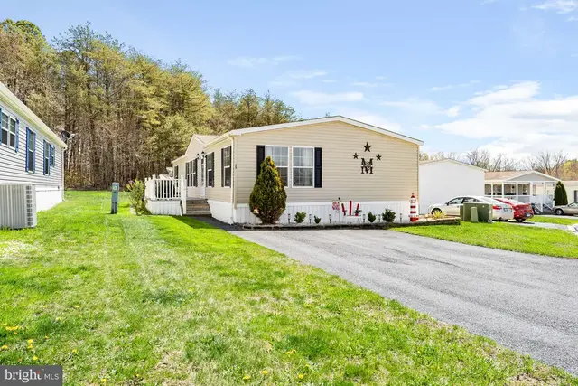 53 Queen Eleanor Dr, Elkton
