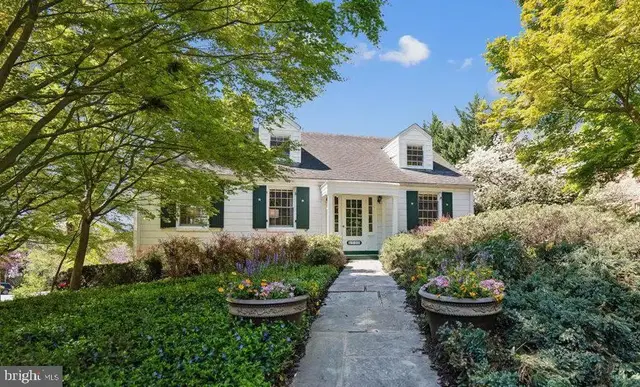 6500 Brookes Hill Ct, Bethesda