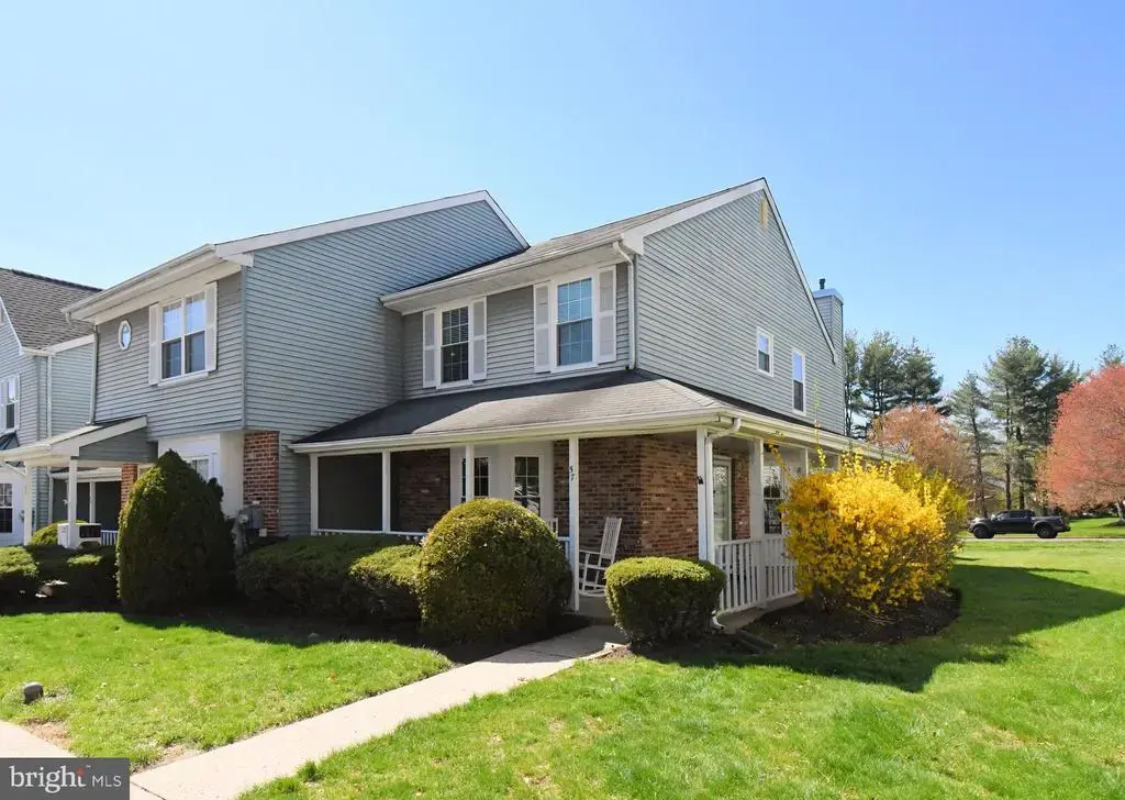 57 Ardsley Ct, NEWTOWN