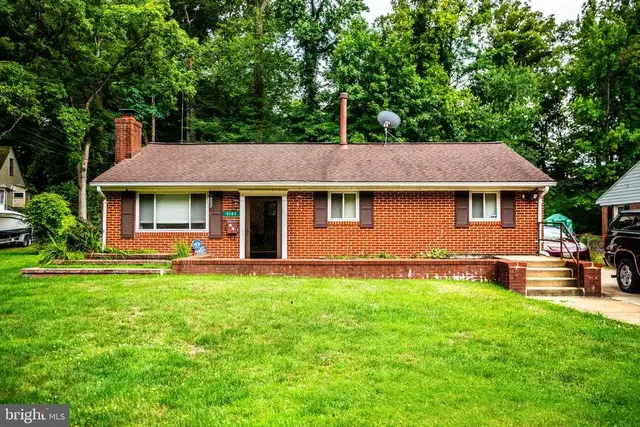 6405 Woodland Rd, Suitland