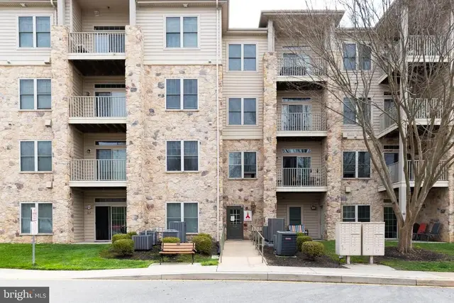 3000-unit Fountainview Cir #3203, Newark