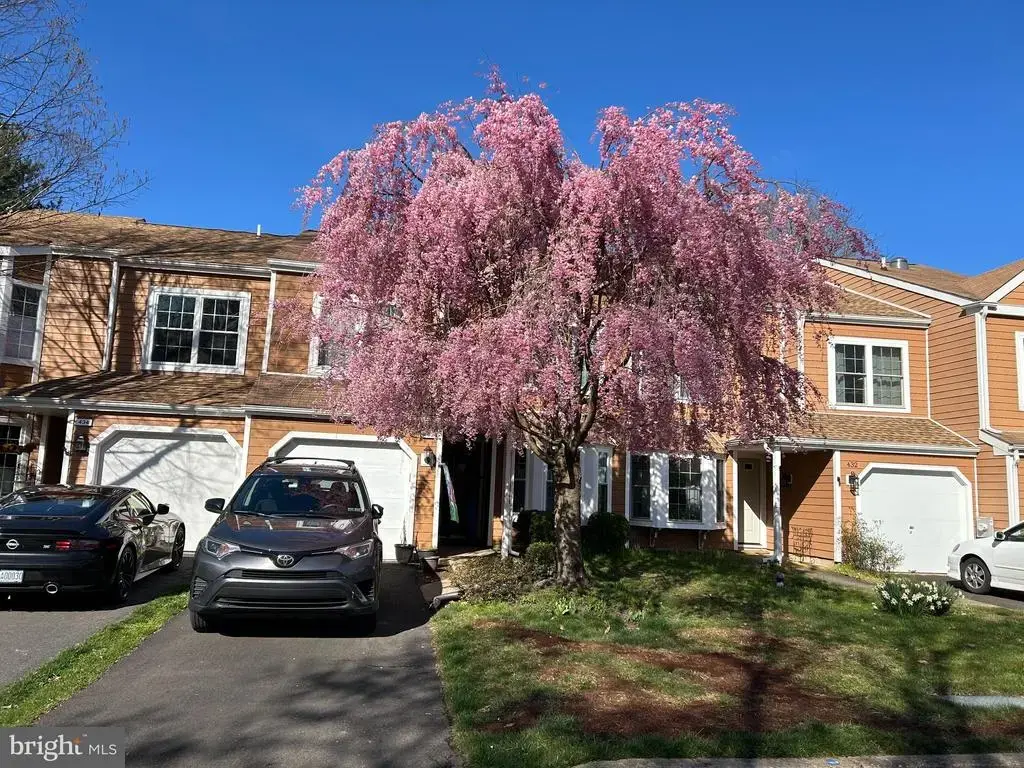 433 Trumbull Ct, NEWTOWN