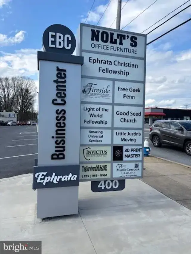 400 W Main St, Ephrata