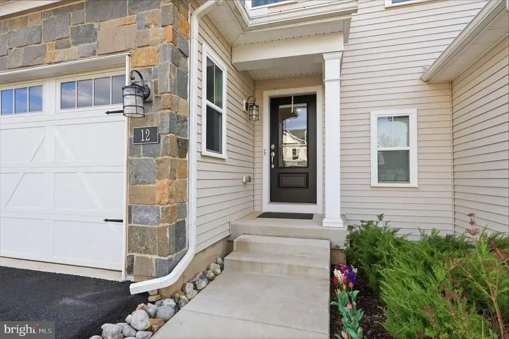 12 Spring Mill Rd, IVYLAND