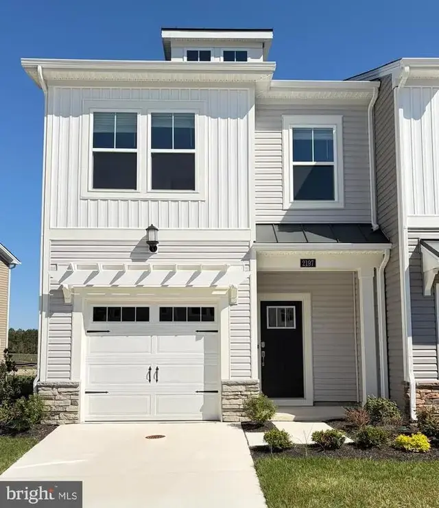 2197 Winterberry Ln, Cambridge