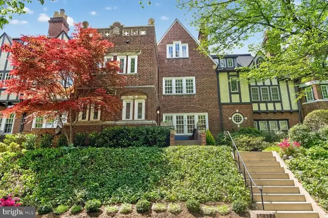1616 44th St Nw, Washington