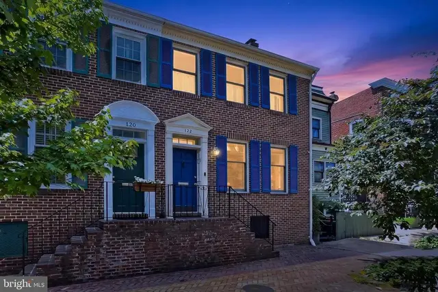 122 N West St, Alexandria