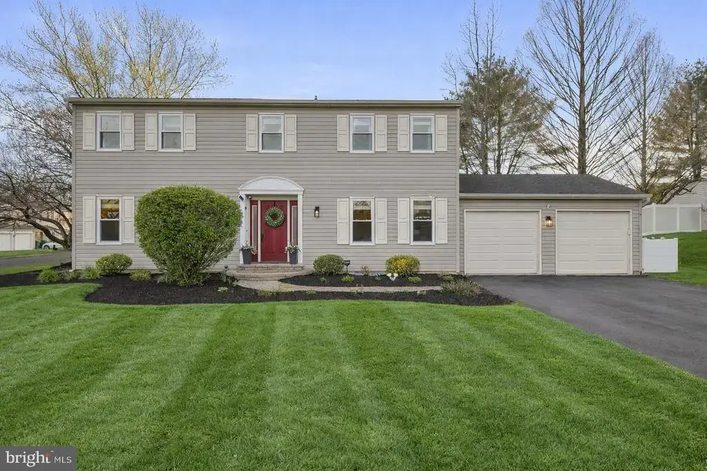 487 Old Mill Dr, LANGHORNE