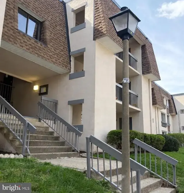 3803 Laramie Pl #122g, Alexandria