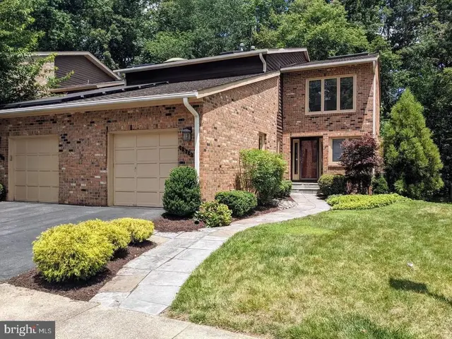 7815 Whiterim Ter, Rockville