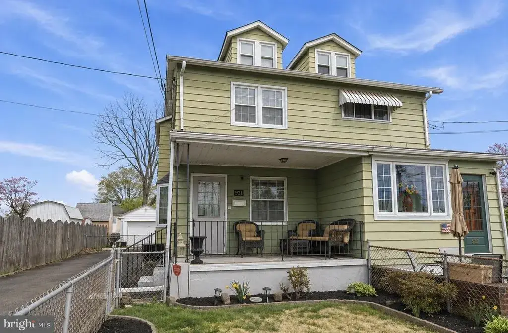 921 Simons Ave, BENSALEM