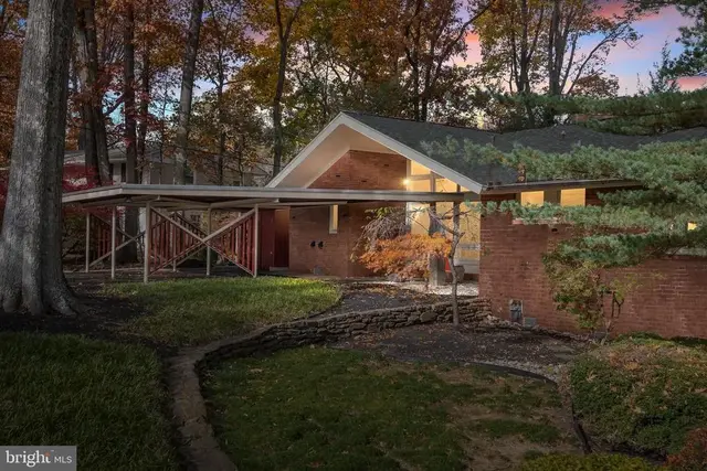 711 Coverly Rd, Wilmington
