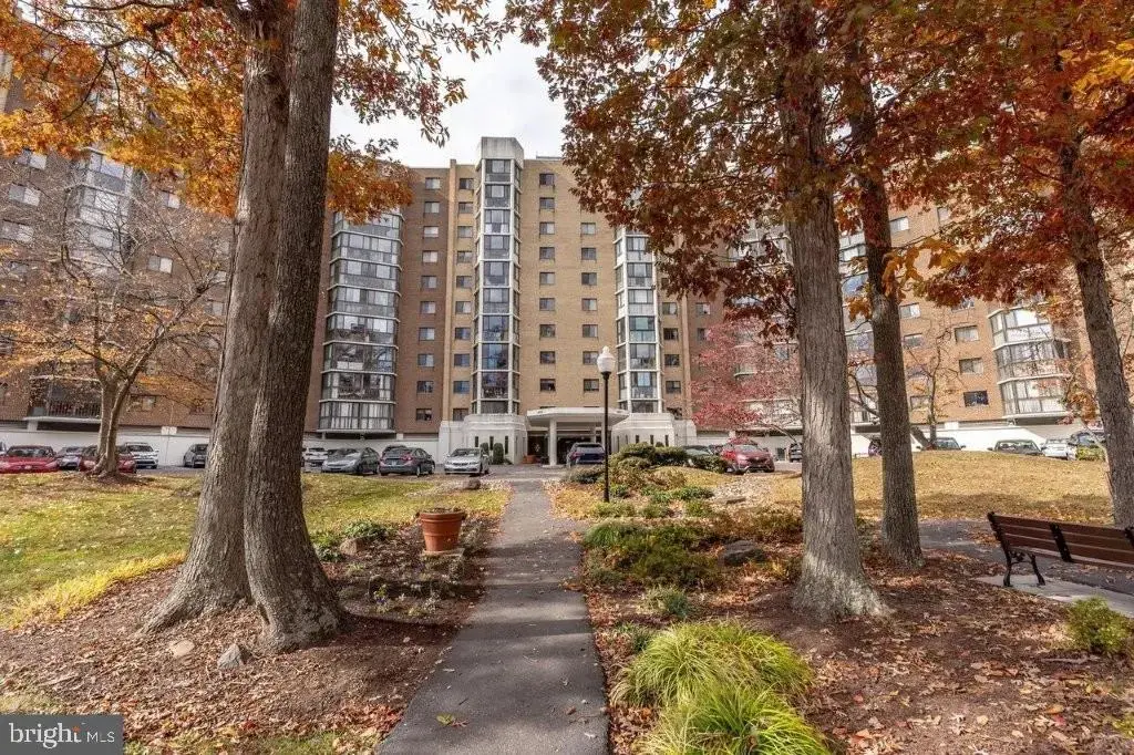 15101 Interlachen Dr #1-124, SILVER SPRING