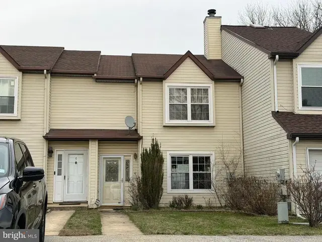 4 Ross Ct, Newark