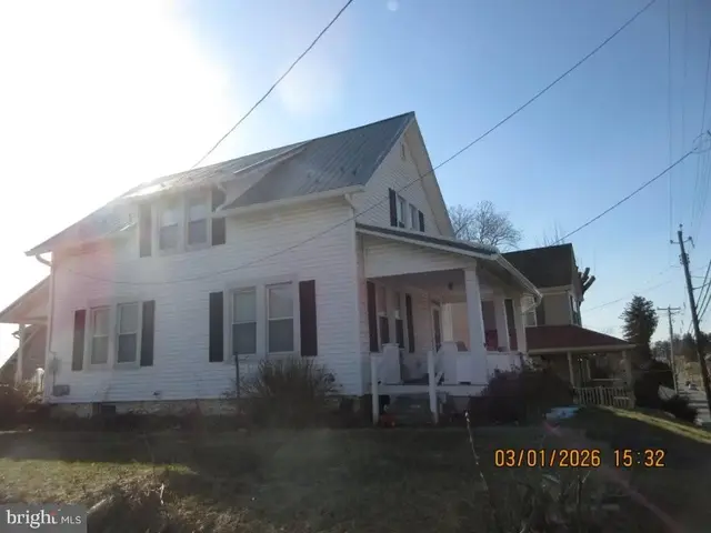 26 W Main St, Fawn Grove