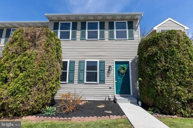 10 Fiddler Dr #5, New Oxford