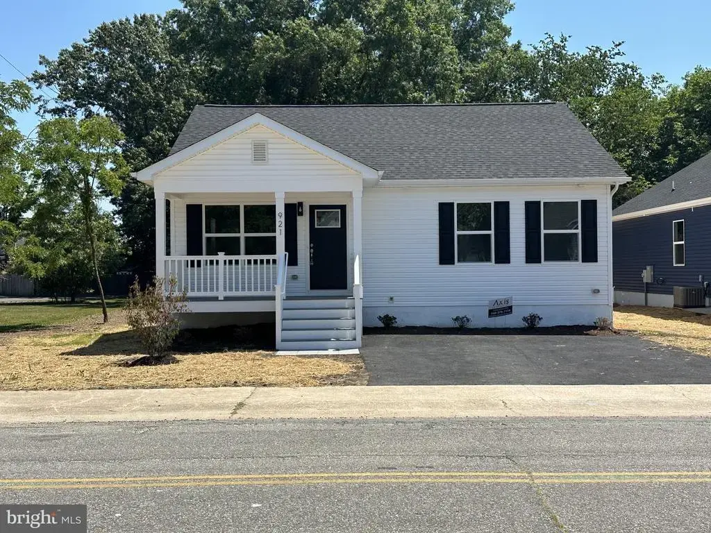921 Jackson St, COLONIAL BEACH