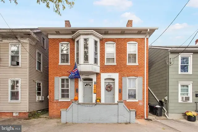 532- 532 1/2 Broadway, Hanover