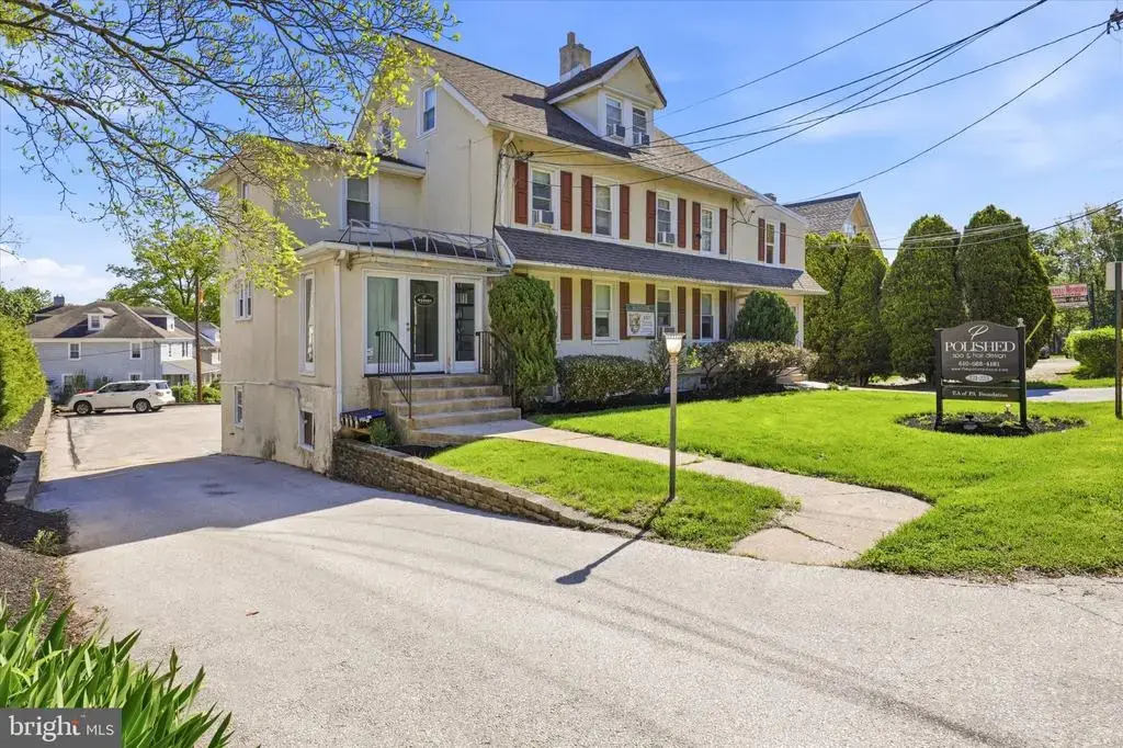 221 Conestoga Rd, WAYNE