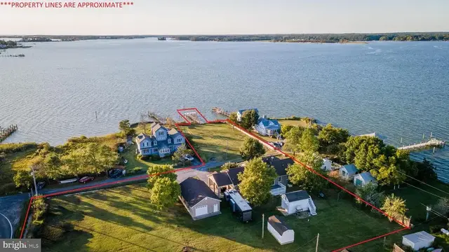 16460 Sayre Point Ln, Piney Point