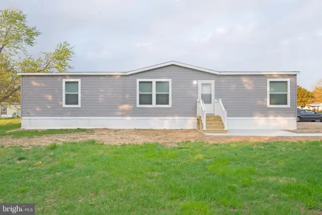 6 Dover Cir, Clayton
