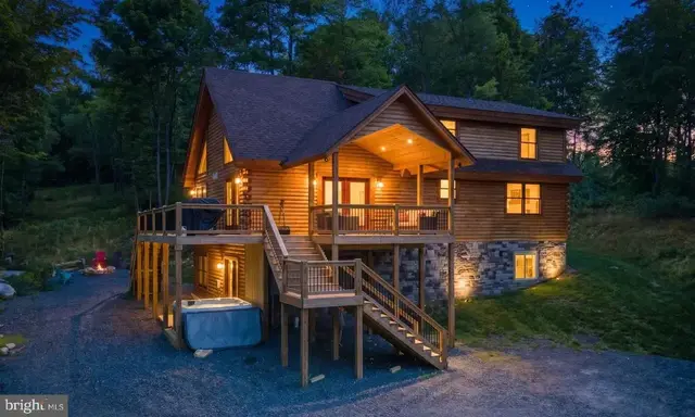 94 Rocky Gap Trl, Mc Henry