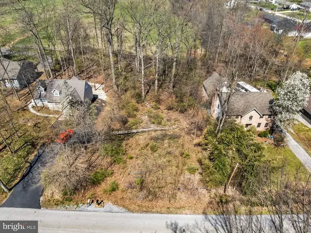 7 Fisher Dr, East Berlin