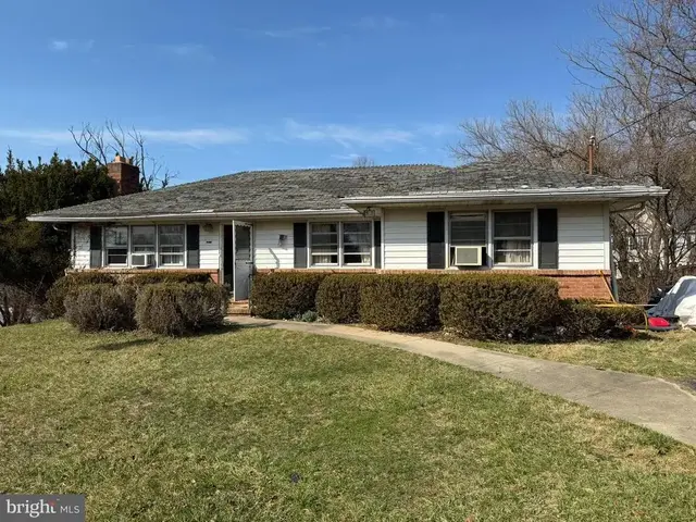 10220 Maxine St, Ellicott City
