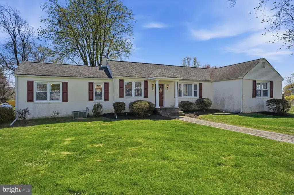 1615 Pleasant Dr, FEASTERVILLE TREVOSE
