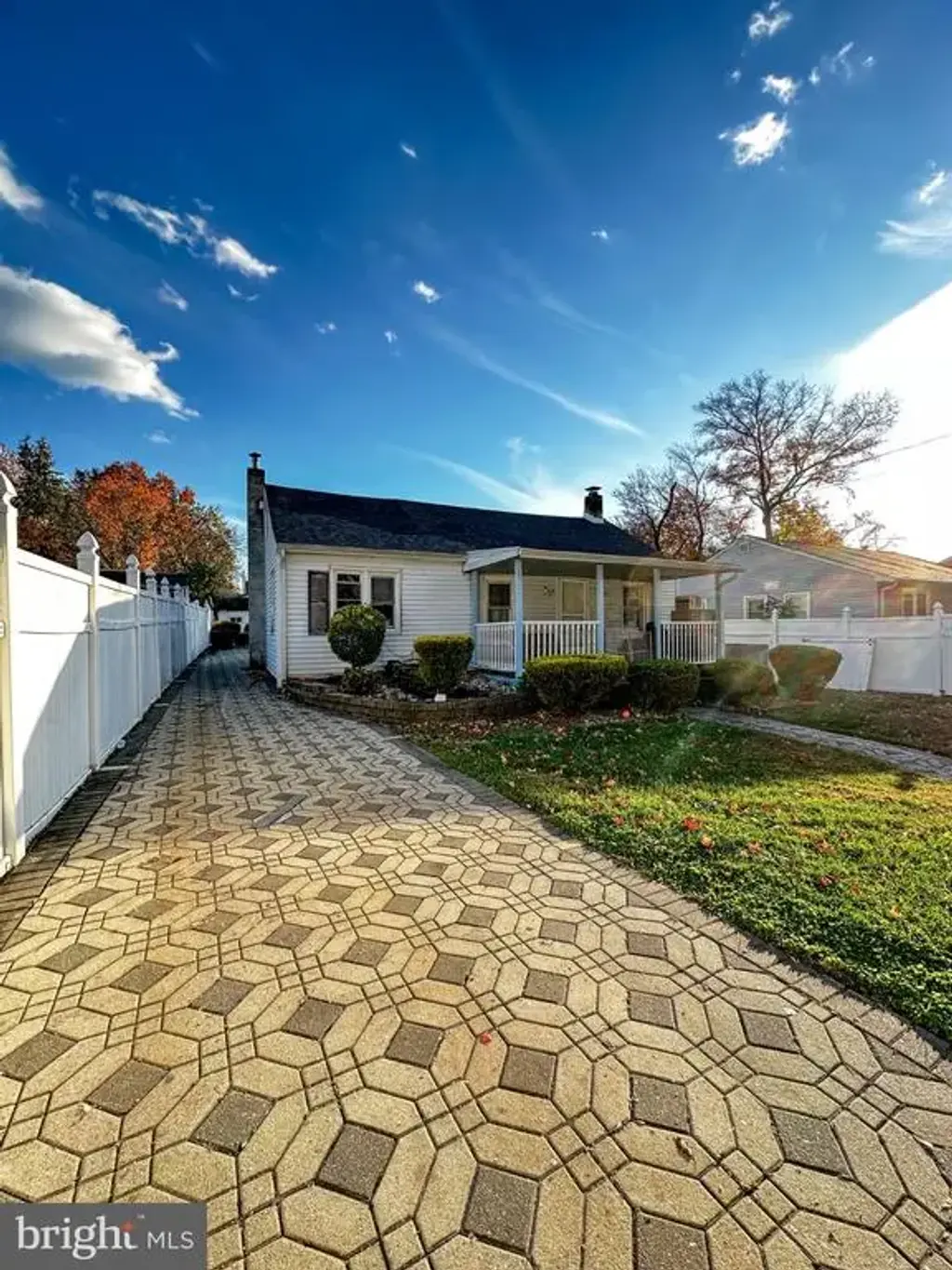 910 Magnolia Ave, CROYDON