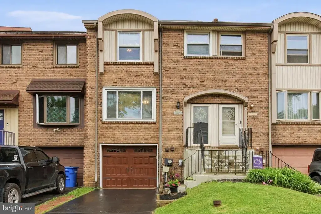 1023 Burnley Ct, BENSALEM