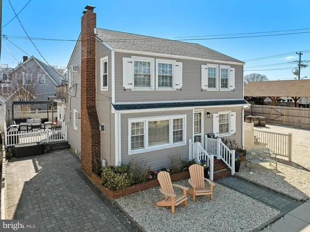 8 E Maryland Ave, LONG BEACH TOWNSHIP
