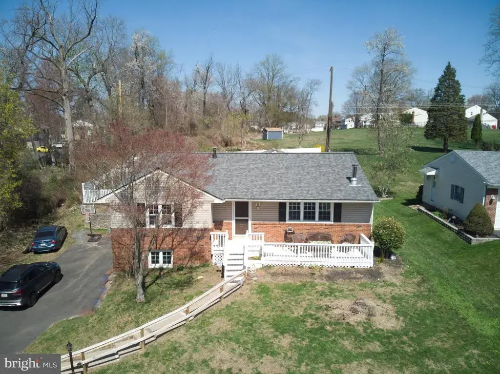 705 Overlook Dr, WARMINSTER